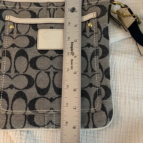 Vintage Coach Print cross body navy/white canvas strap - Picture 3 of 11